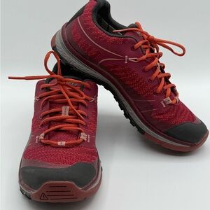 Keen women’s Terradora 11 trekkers hiking athletic shoe Size 6.5